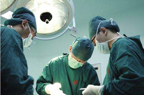 韩国整形医生手术