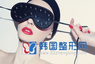 假体隆鼻过程复杂吗？
