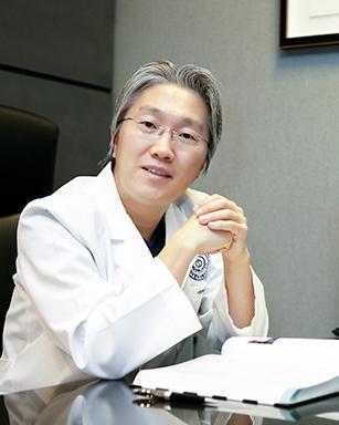 韩国灰姑娘整形医院院长郑钟必