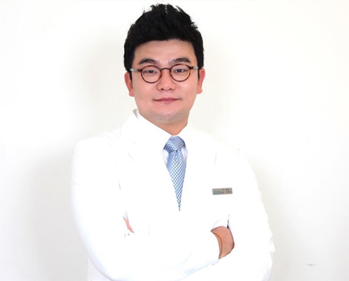 原辰康文硕代表院长