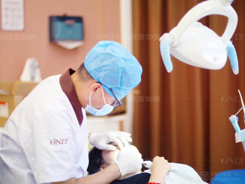 佛山壹加壹口腔医师